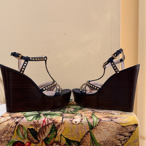 Michael Kors Dark Navy and Gold Wedge Sandals - Picture 5 of 10